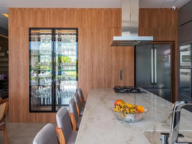 Casa / Sobrado para Locação em Camboriú/SC Centro 4 Quartos