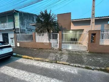 Casa / Sobrado para Locação em Camboriú/SC Santa Regina 2 Quartos