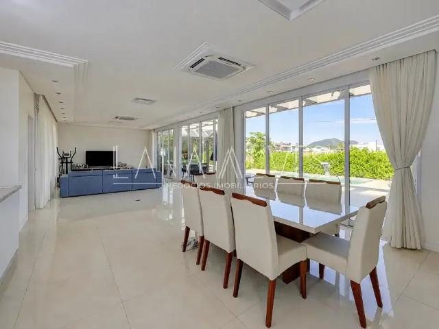 Casa / Sobrado para Locação em Camboriú/SC Santa Regina 4 Quartos