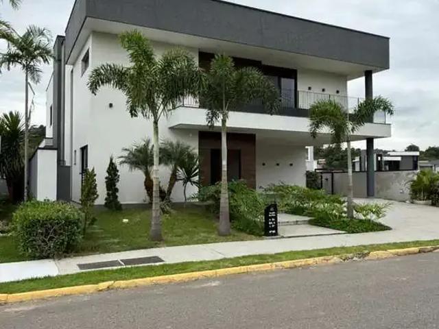 Casa / Sobrado para Locação em Camboriú/SC Santa Regina 4 Quartos