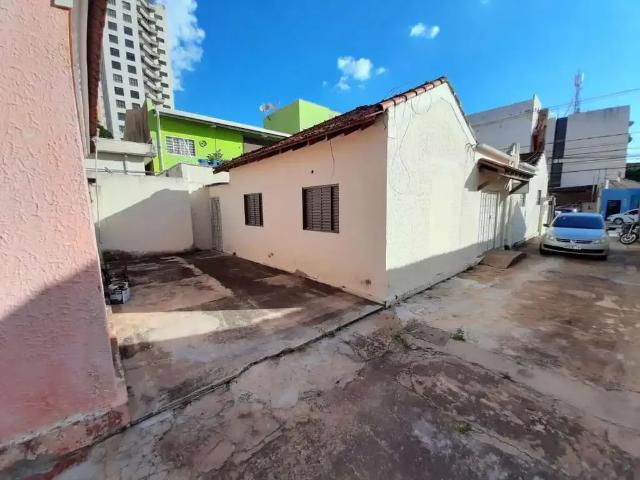 Casa / Sobrado para Locação em Campo Grande/MS Centro 3 Quartos