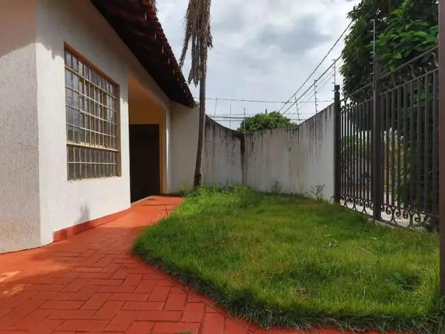 Casa / Sobrado para Locação em Campo Grande/MS Cidade Jardim 3 Quartos