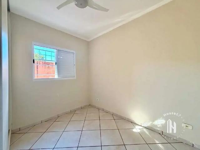 Casa / Sobrado para Locação em Campo Grande/MS Universitário 2 Quartos