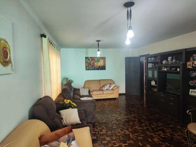 Casa / Sobrado para Locação em Campo Largo/PR Centro 4 Quartos