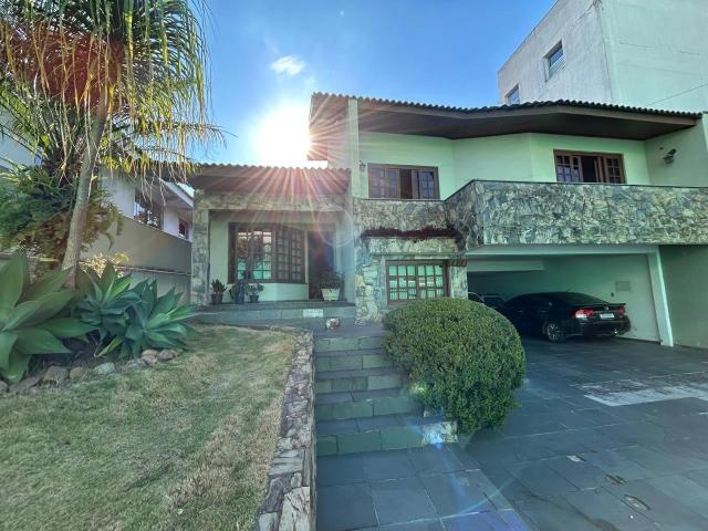 Casa / Sobrado para Locação em Campo Largo/PR Centro 4 Quartos