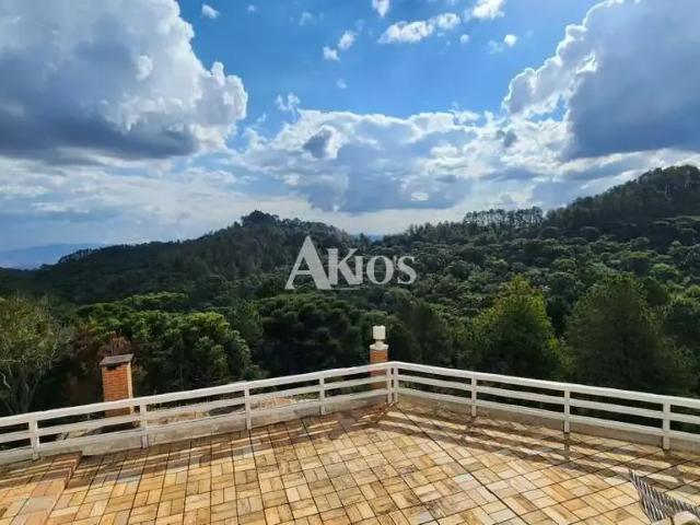 Casa / Sobrado para Locação em Campos do Jordão/SP Vila Siomara 8 Quartos