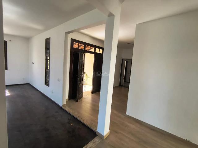 Casa / Sobrado para Locação em Campos dos Goytacazes/RJ Flamboyant 4 Quartos