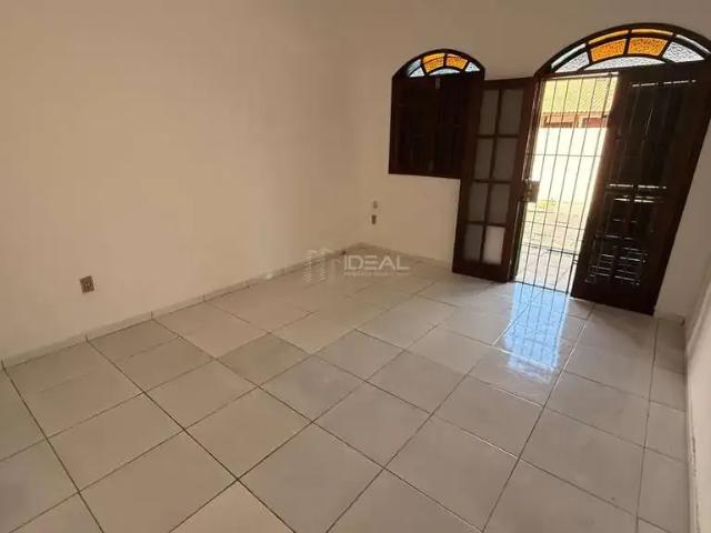 Casa / Sobrado para Locação em Campos dos Goytacazes/RJ Ips 3 Quartos