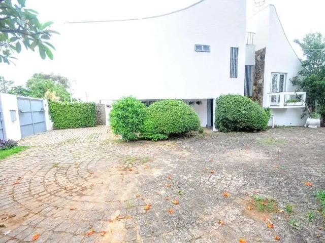 Casa / Sobrado para Locação em Campinas/SP Vila Brandina 4 Quartos