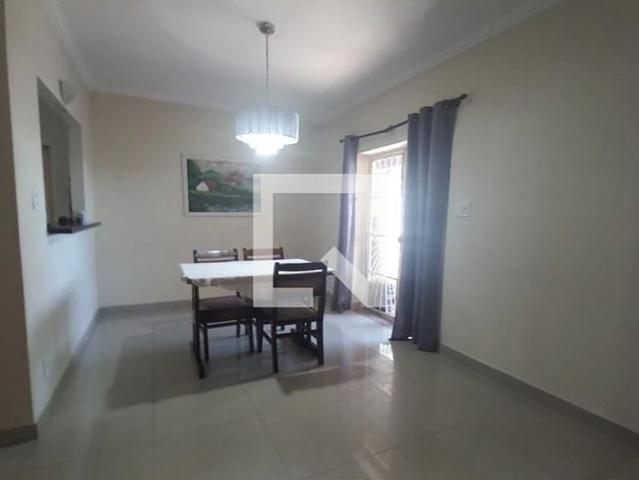 Casa / Sobrado para Locação em Campinas/SP Vila Santa Isabel 3 Quartos
