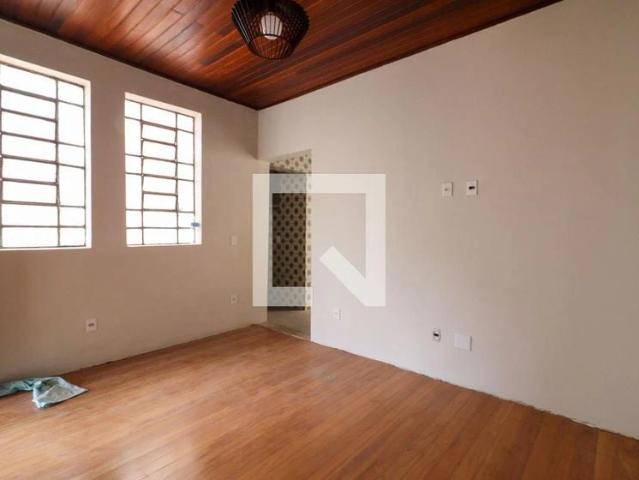 Casa / Sobrado para Locação em Campinas/SP Bosque 3 Quartos