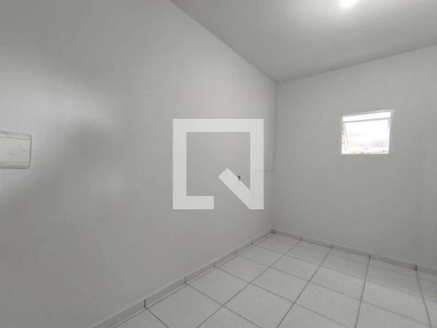 Casa / Sobrado para Locação em Campinas/SP Cidade Satélite Íris 2 Quartos