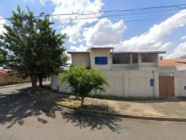 Casa / Sobrado para Locação em Campinas/SP Jardim Amoreiras 6 Quartos