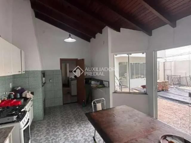 Casa / Sobrado para Locação em Canoas/RS Centro 1 Quartos