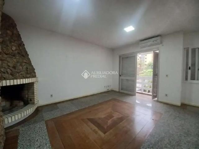 Casa / Sobrado para Locação em Canoas/RS Centro 4 Quartos