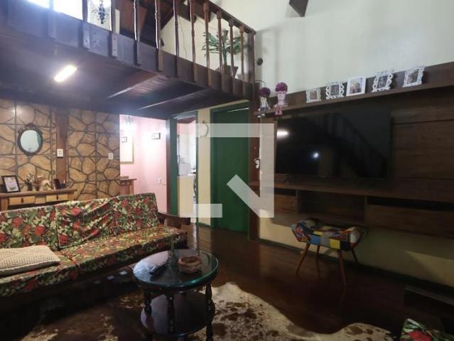 Casa / Sobrado para Locação em Canoas/RS Estância Velha 3 Quartos