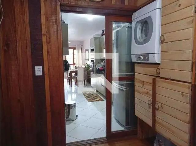 Casa / Sobrado para Locação em Canoas/RS Olaria 2 Quartos