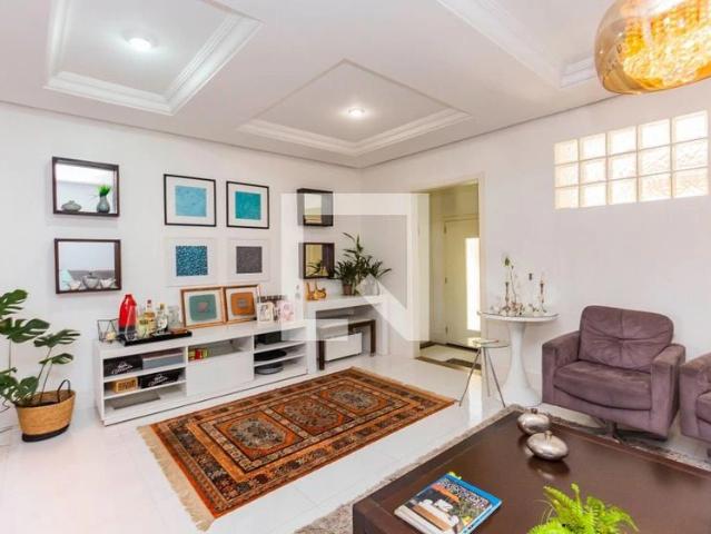 Casa / Sobrado para Locação em Canoas/RS Marechal Rondon 3 Quartos