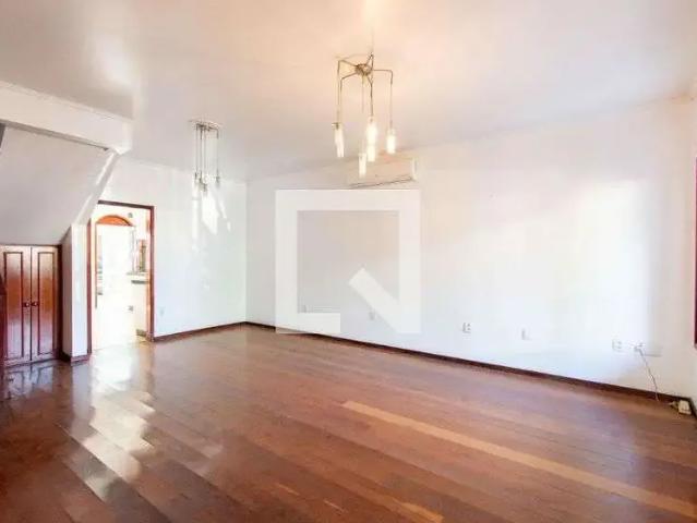 Casa / Sobrado para Locação em Canoas/RS Marechal Rondon 5 Quartos