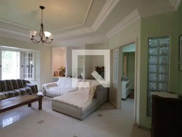 Casa / Sobrado para Locação em Canoas/RS Nossa Senhora das Graças 6 Quartos