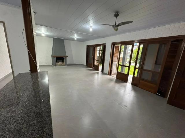 Casa / Sobrado para Locação em Capão da Canoa/RS Zona Nova 3 Quartos