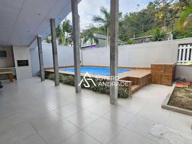 Casa / Sobrado para Locação em Caraguatatuba/SP Massaguaçu 3 Quartos