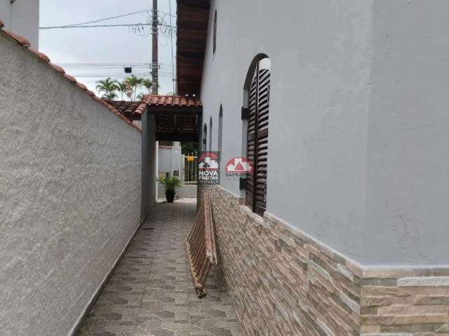 Casa / Sobrado para Locação em Caraguatatuba/SP Massaguaçu 3 Quartos