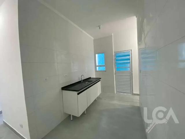 Casa / Sobrado para Locação em Caraguatatuba/SP Massaguaçu 2 Quartos