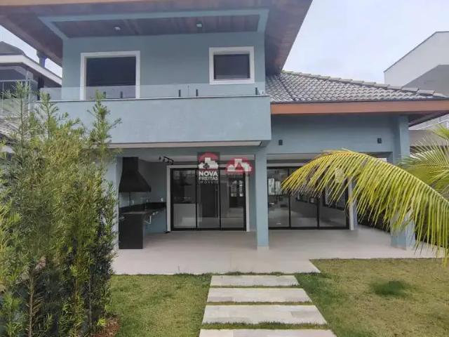 Casa / Sobrado para Locação em Caraguatatuba/SP Massaguaçu 4 Quartos