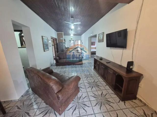 Casa / Sobrado para Locação em Caraguatatuba/SP Martim de Sá 5 Quartos