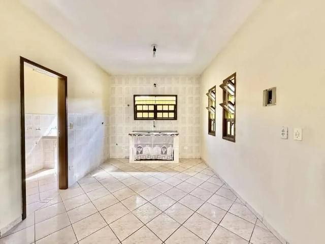 Casa / Sobrado para Locação em Caraguatatuba/SP Martim de Sá 2 Quartos