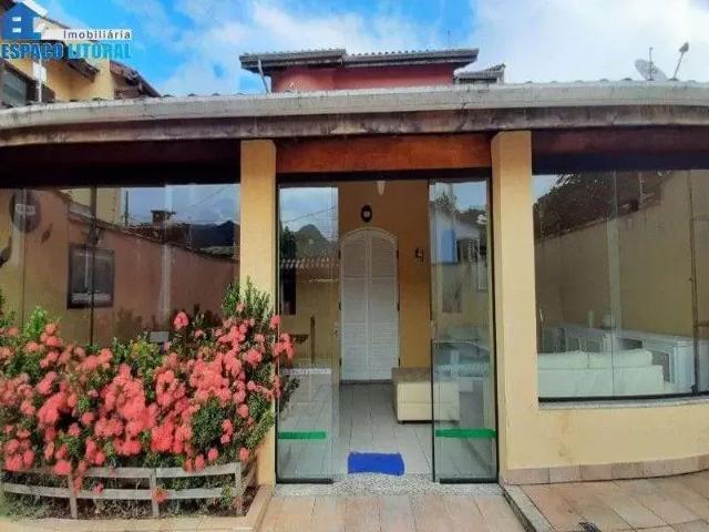 Casa / Sobrado para Locação em Caraguatatuba/SP Martim de Sá 3 Quartos