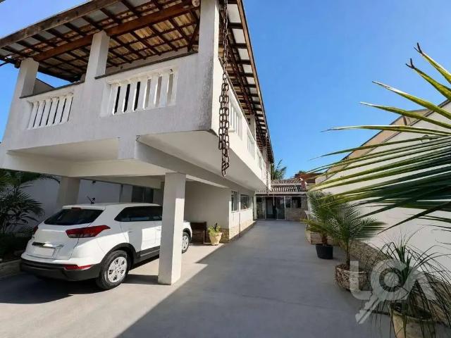 Casa / Sobrado para Locação em Caraguatatuba/SP Martim de Sá 3 Quartos