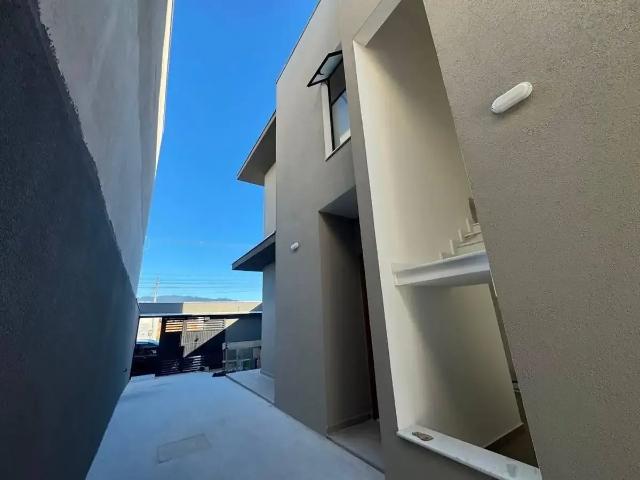 Casa / Sobrado para Locação em Caraguatatuba/SP Morro do Algodão 3 Quartos