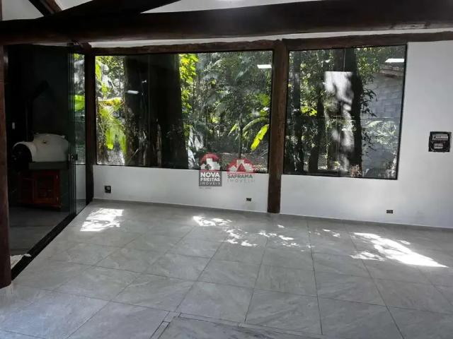 Casa / Sobrado para Locação em Caraguatatuba/SP Cantagalo 4 Quartos