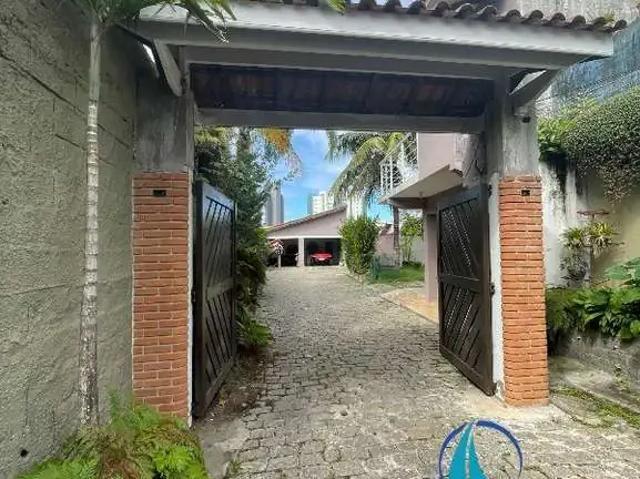 Casa / Sobrado para Locação em Caraguatatuba/SP Centro 4 Quartos