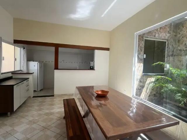 Casa / Sobrado para Locação em Caraguatatuba/SP Centro 2 Quartos
