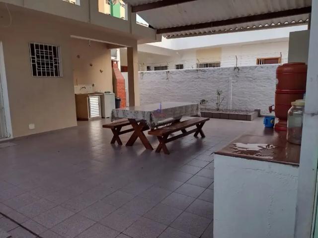 Casa / Sobrado para Locação em Caraguatatuba/SP Centro 3 Quartos