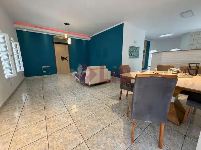 Casa / Sobrado para Locação em Caraguatatuba/SP Cidade Jardim 4 Quartos