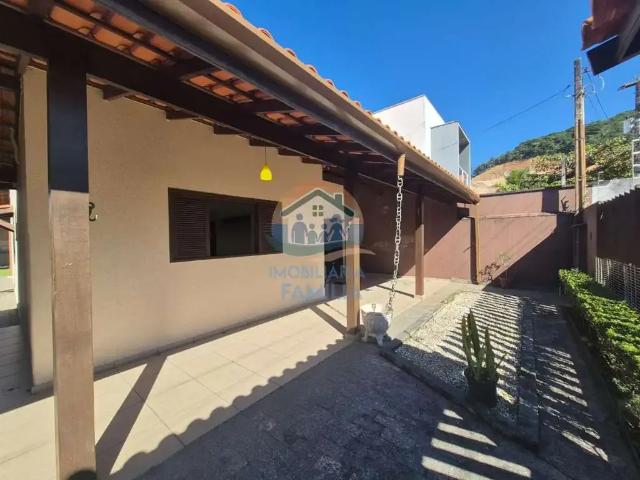 Casa / Sobrado para Locação em Caraguatatuba/SP Cidade Jardim 4 Quartos