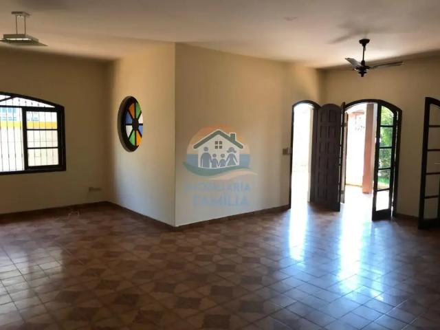 Casa / Sobrado para Locação em Caraguatatuba/SP Indaiá 5 Quartos