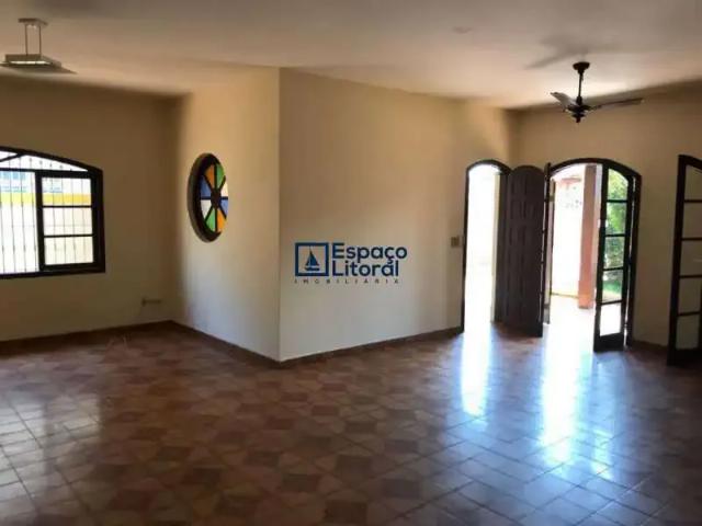Casa / Sobrado para Locação em Caraguatatuba/SP Indaiá 5 Quartos