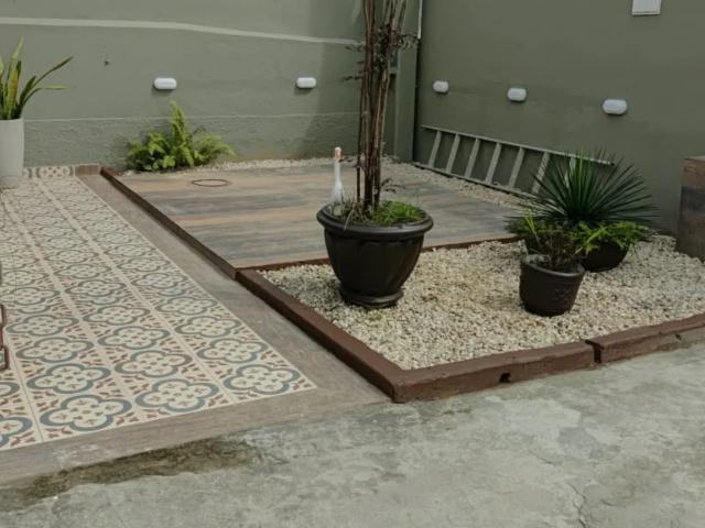 Casa / Sobrado para Locação em Caraguatatuba/SP Indaiá 2 Quartos