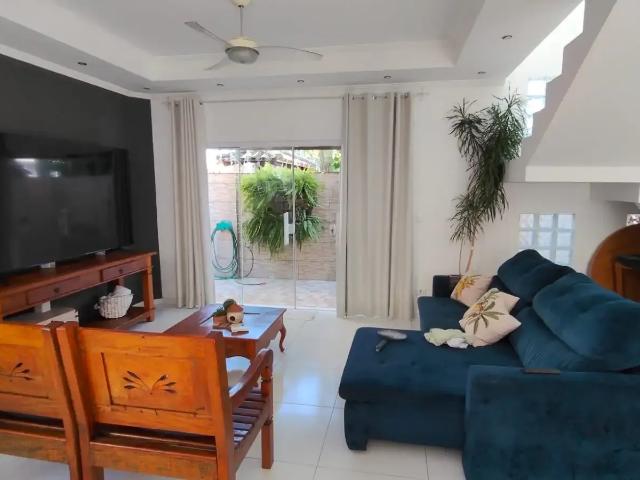 Casa / Sobrado para Locação em Caraguatatuba/SP Indaiá 3 Quartos