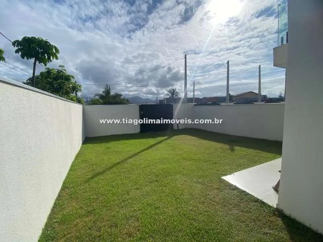 Casa / Sobrado para Locação em Caraguatatuba/SP Jardim Tarumãs 2 Quartos