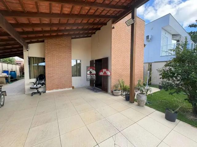 Casa / Sobrado para Locação em Caraguatatuba/SP Jardim Britânia 3 Quartos