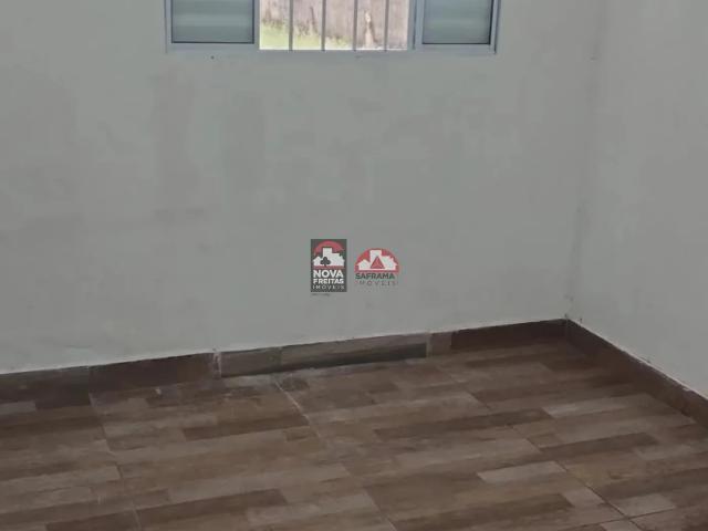 Casa / Sobrado para Locação em Caraguatatuba/SP Jardim do Sol 2 Quartos