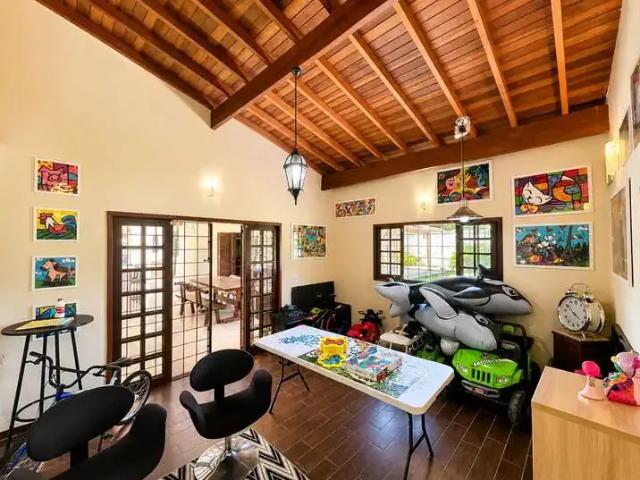 Casa / Sobrado para Locação em Caraguatatuba/SP Jardim Porto Novo 4 Quartos