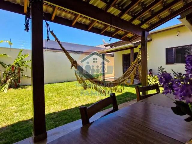 Casa / Sobrado para Locação em Caraguatatuba/SP Loteamento Jardim das Palmeiras 3 Quartos