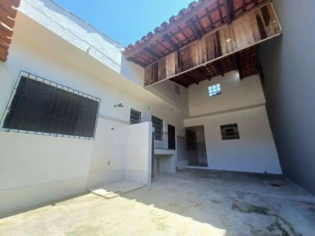 Casa / Sobrado para Locação em Caraguatatuba/SP Praia Aruan 2 Quartos